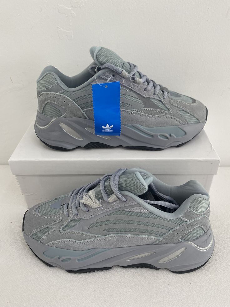 Adidas Yeezy Style – Sneakers Grises Confort & Élégance